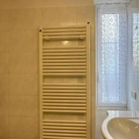 Cream - Bilocale In Via Lamarmora - Wh Apartman *